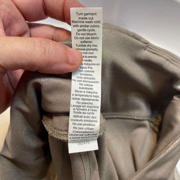 NWT NANETTE NANETTE LEPORE Metallic Yoga Leggings size Large 7/8 compression - Picture 9 of 13